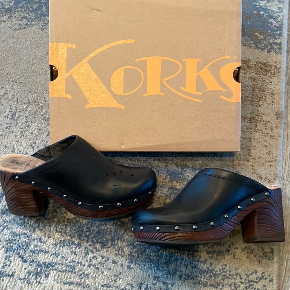 Korks “ Brandi “ Black Mules/ Clogs